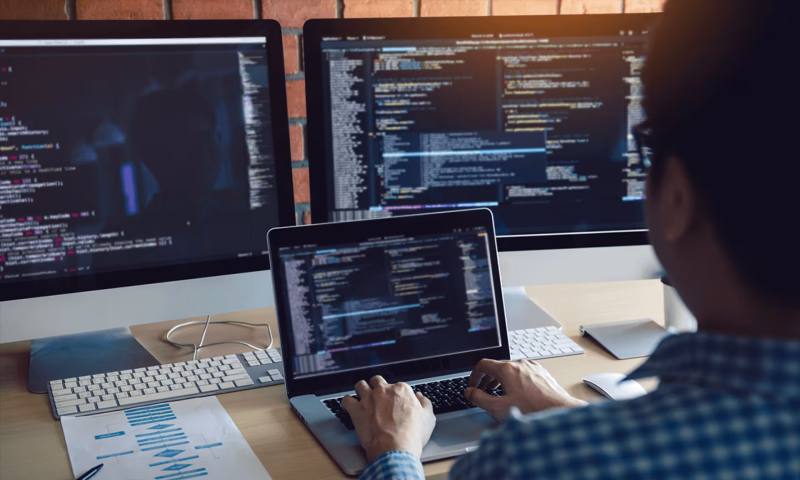 数据科学选型:R与Python如何赋能札达县网站建设?